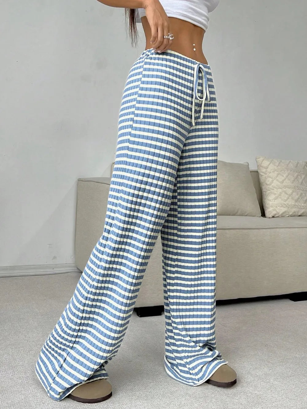 L'ADM – Pantalon Rayé à Jambes Larges et Ceinture