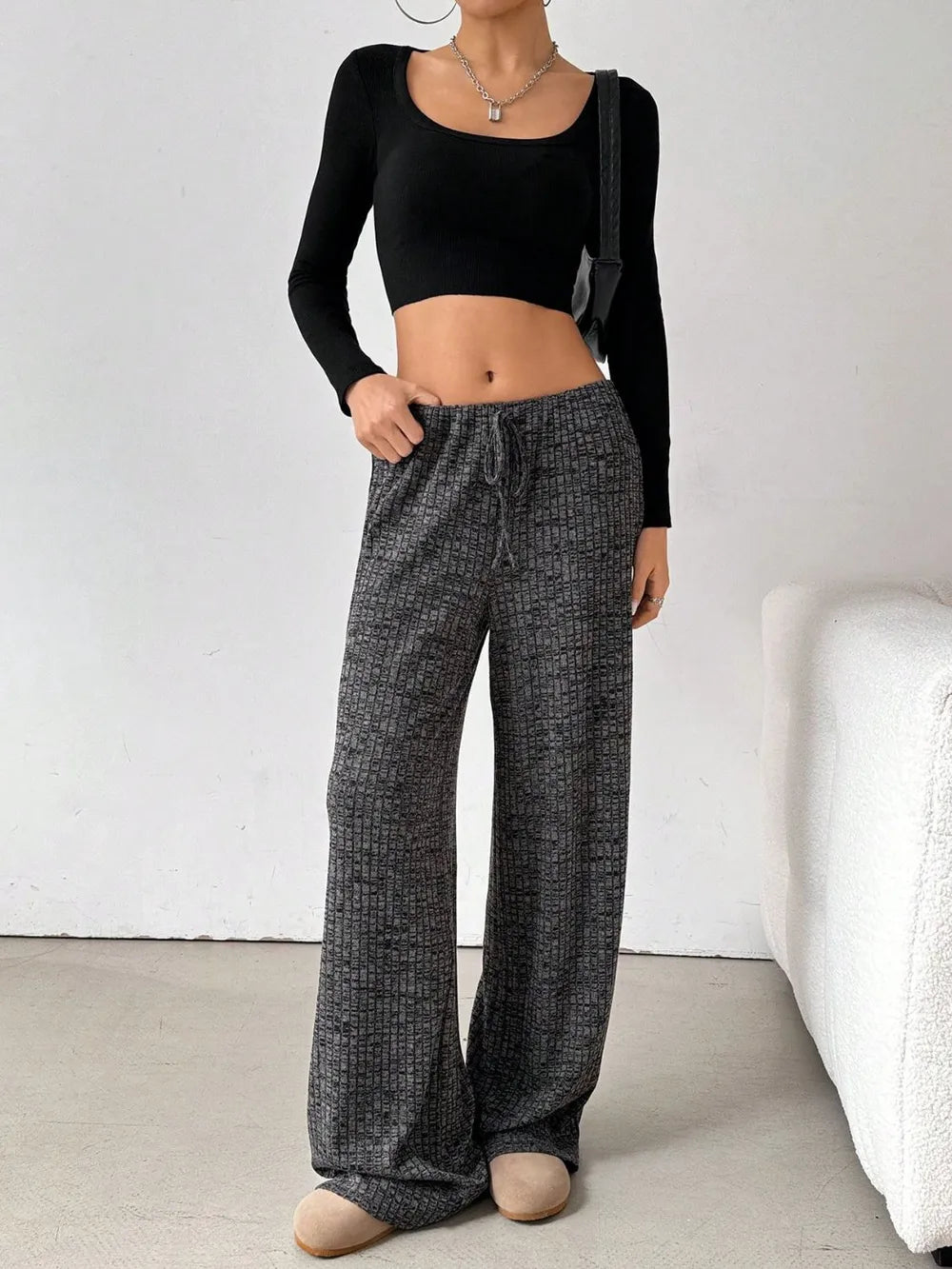 L'ADM – Pantalon Rayé à Jambes Larges et Ceinture