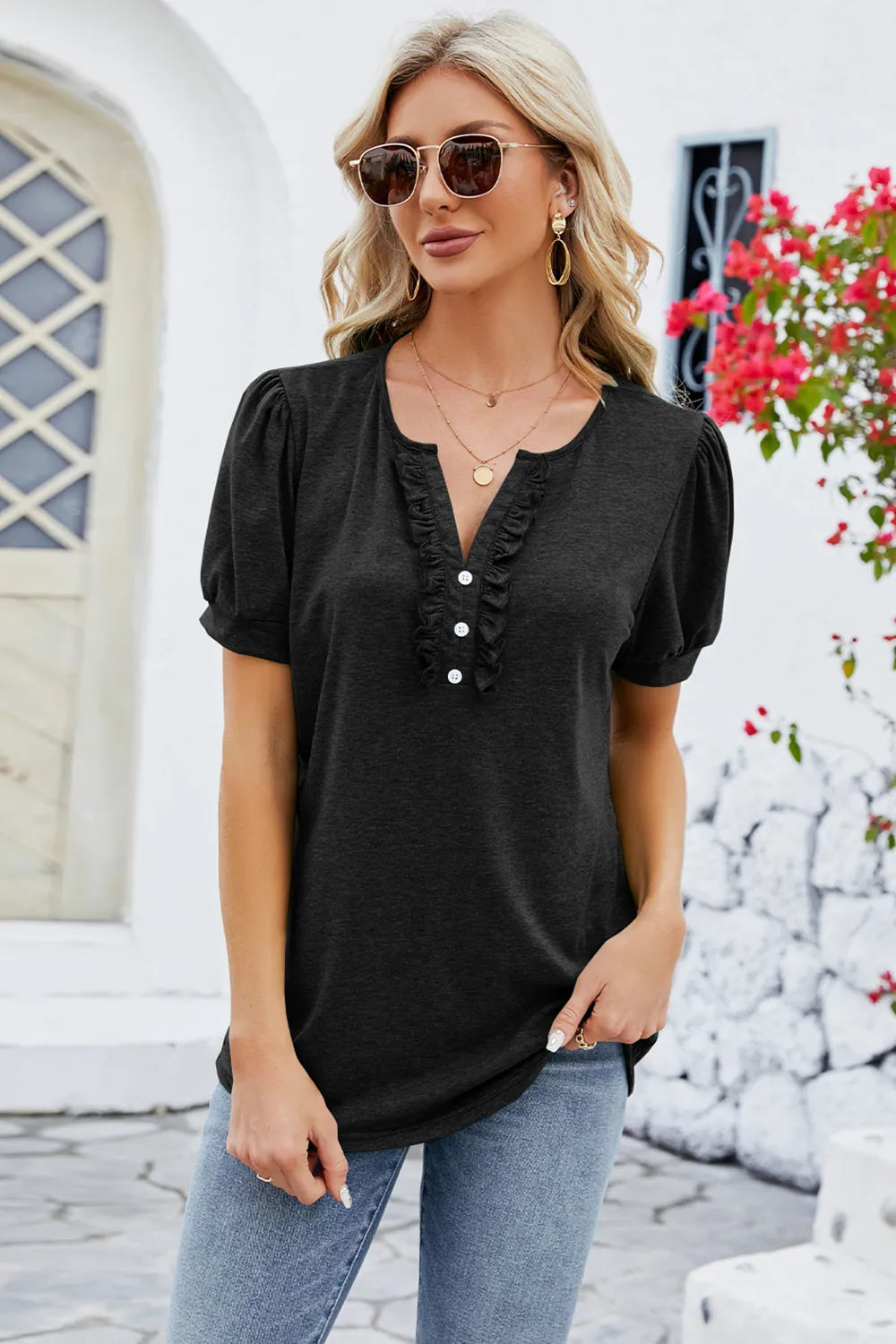 L’ADM – Blouse Volantée à Encolure Fendue