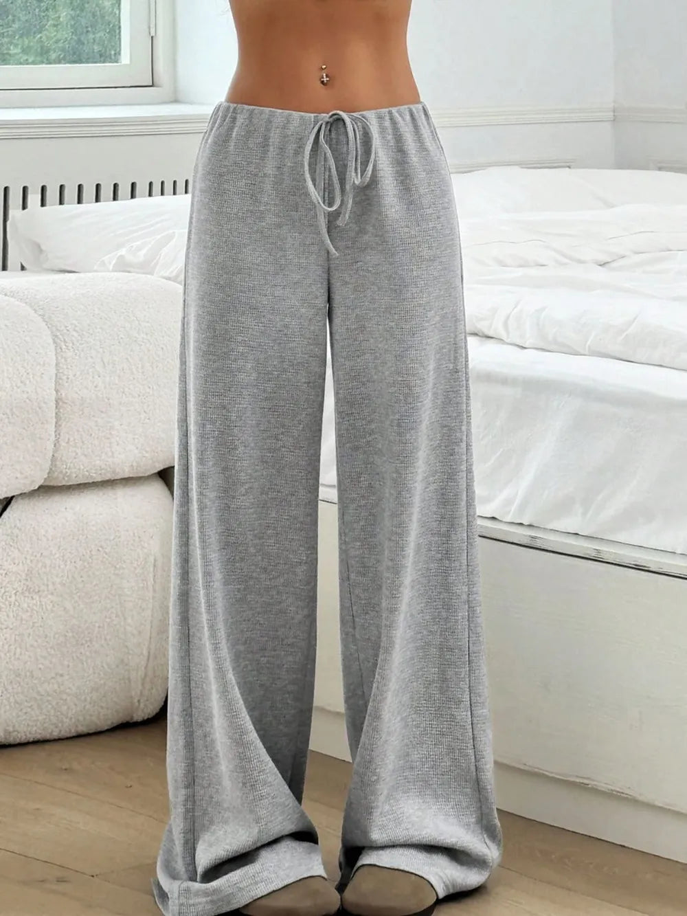 L'ADM – Pantalon Rayé à Jambes Larges et Ceinture