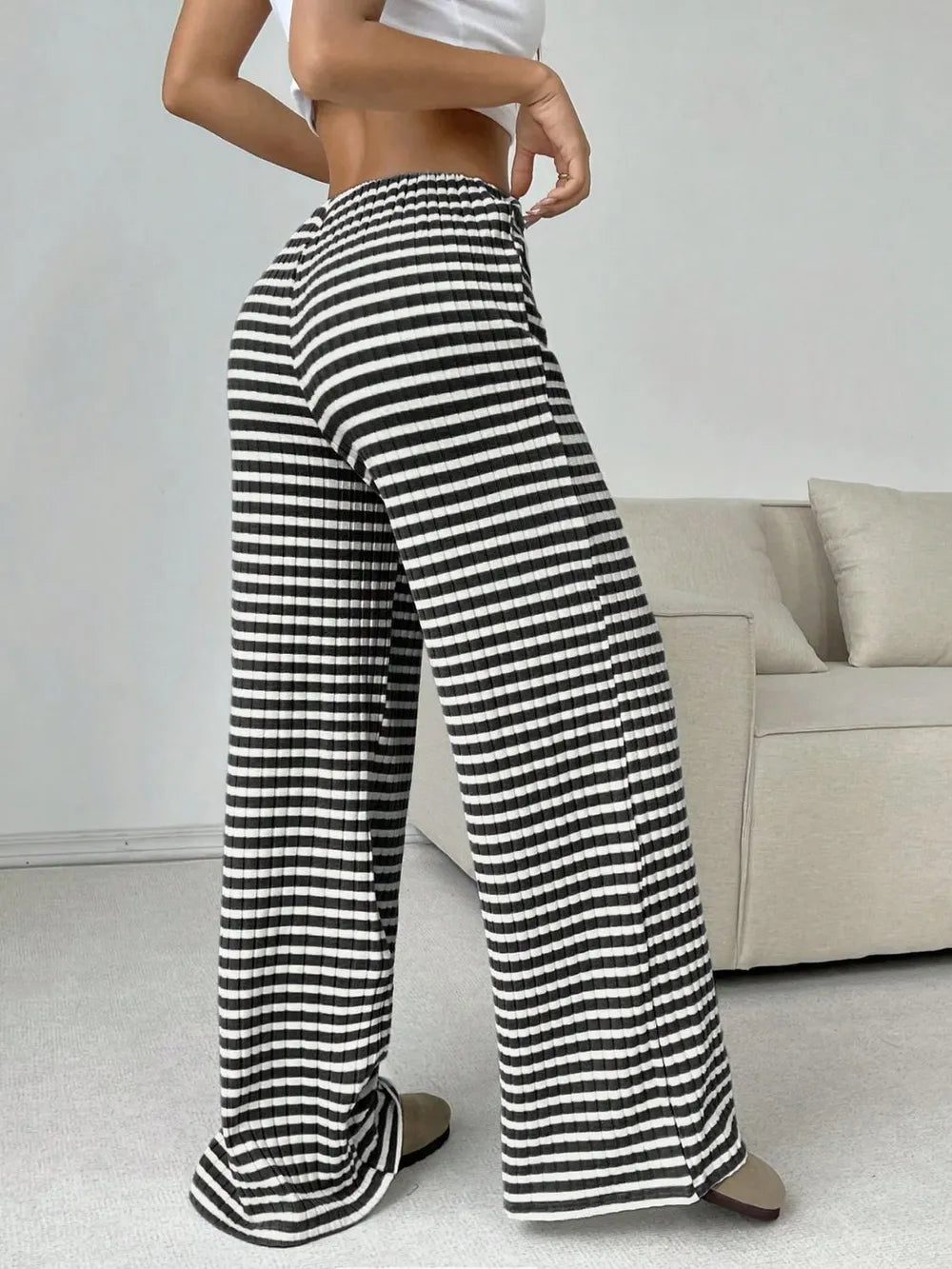L'ADM – Pantalon Rayé à Jambes Larges et Ceinture
