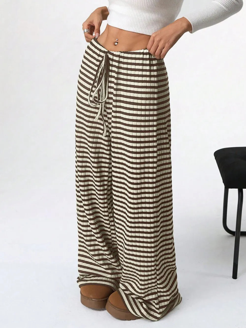 L'ADM – Pantalon Rayé à Jambes Larges et Ceinture
