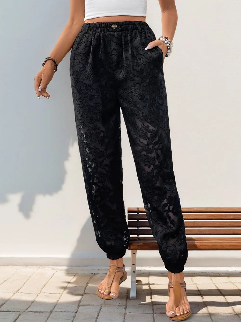 L'ADM - Pantalon Taille Élastique avec Poches et Détails en Dentelle