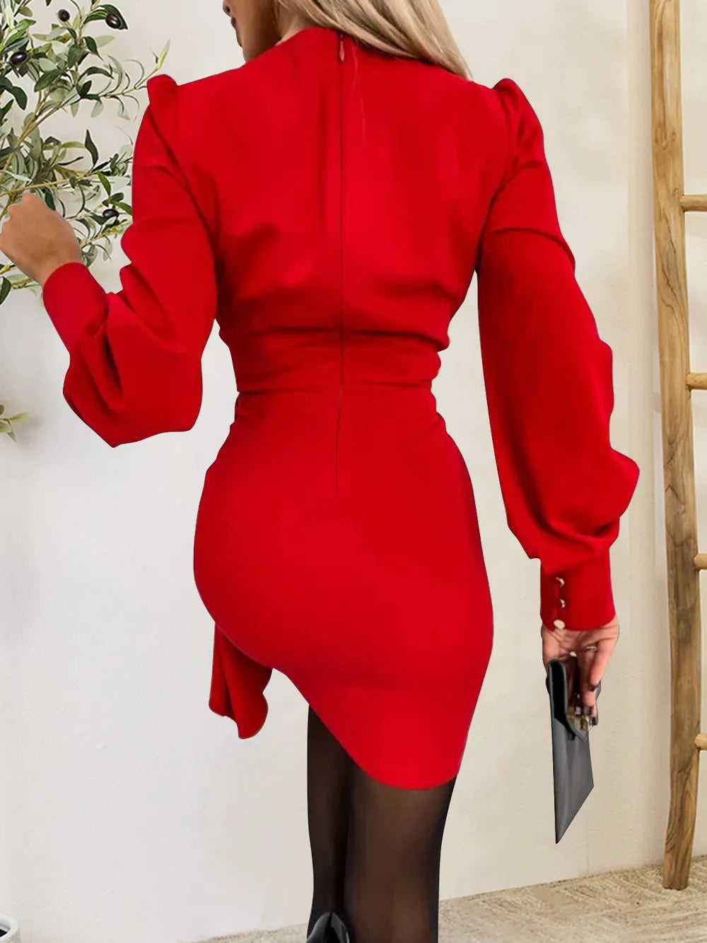 L'ADM – Mini-Robe Élégante à Décolleté Croisé