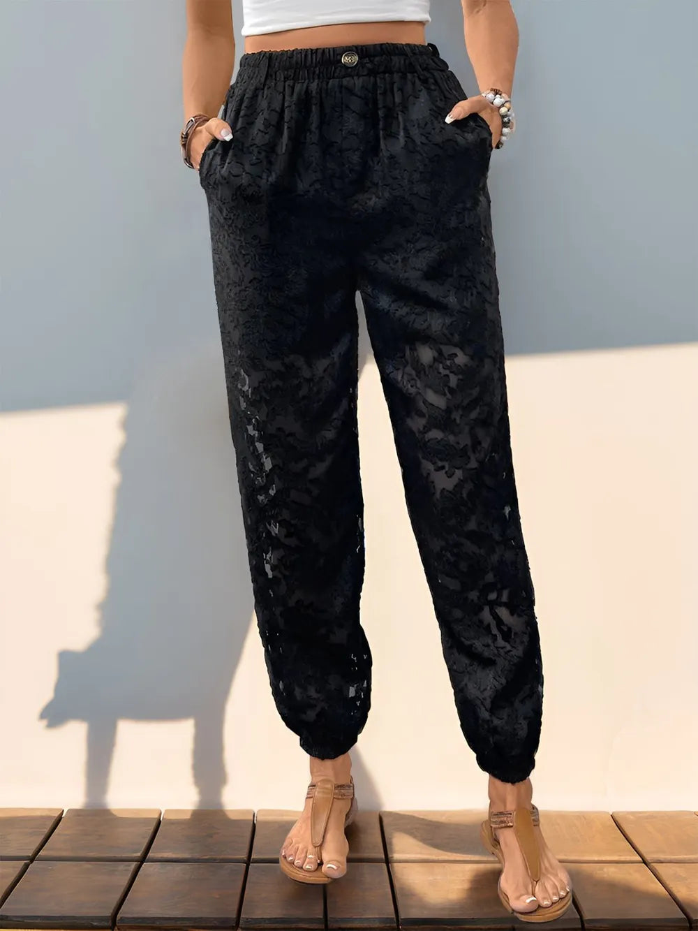 L'ADM - Pantalon Taille Élastique avec Poches et Détails en Dentelle