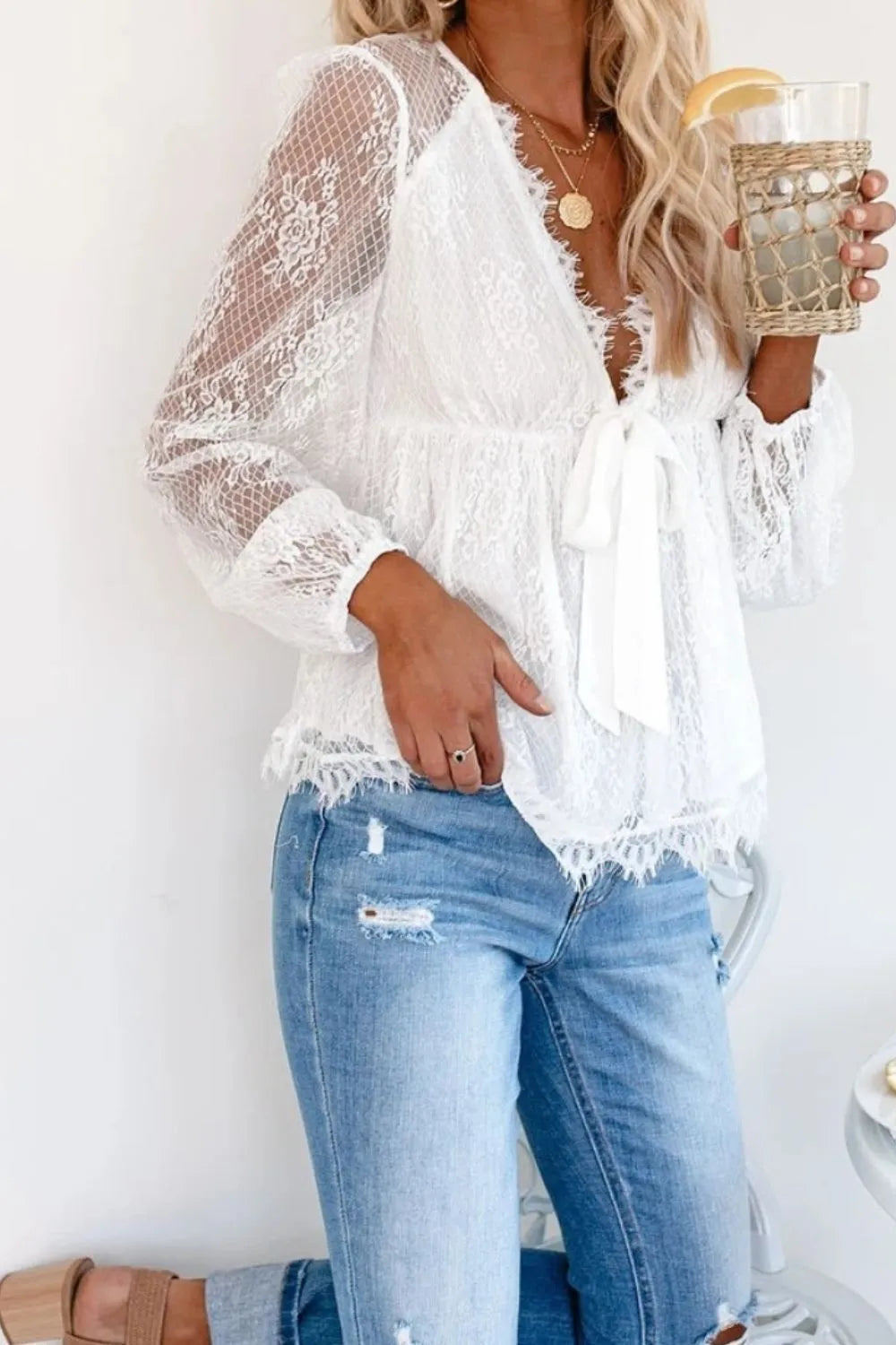 L'ADM - Blouse à Manches Longues avec Dentelle Brodée et Nœud